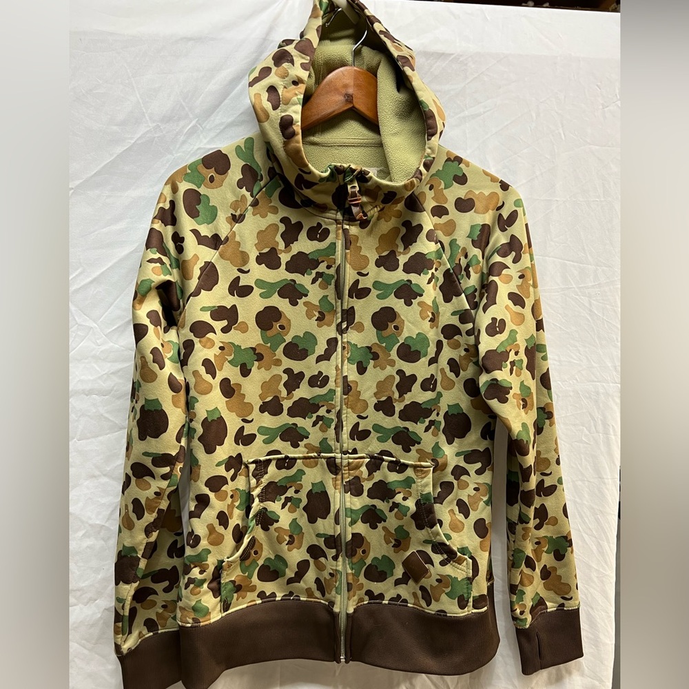 Burton Camo Zip Up sweatshirt